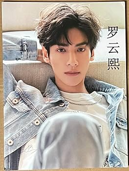 Amazon.co.jp: 羅雲熙 ローイゥンシレオローLeo Luo 写真集